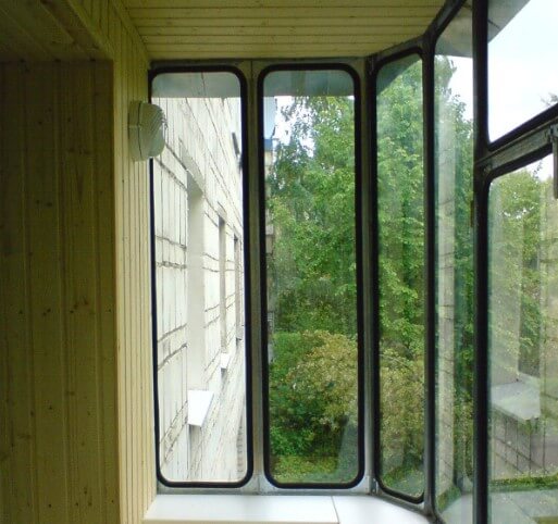 photo de cadres de balcon galvanisés