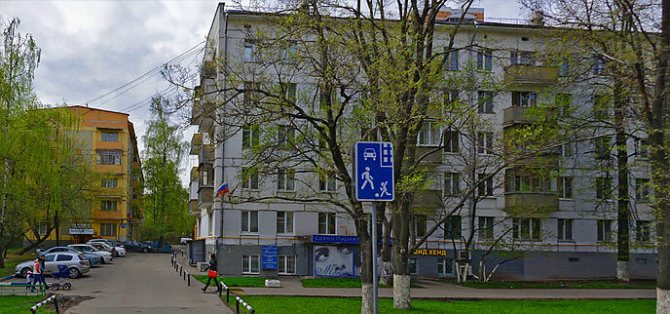 Bild eines Fensters in Chruschtschow