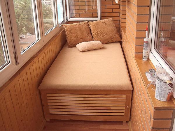 photo d'une chambre sur une loggia