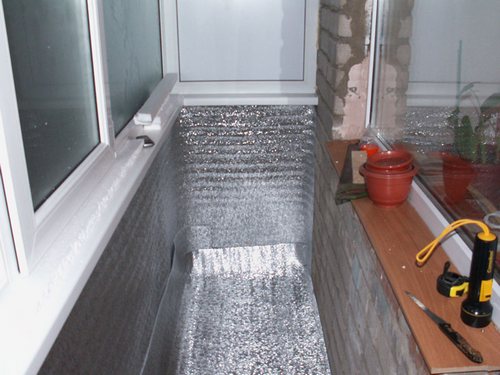 foto de isolamento de varanda com penofol