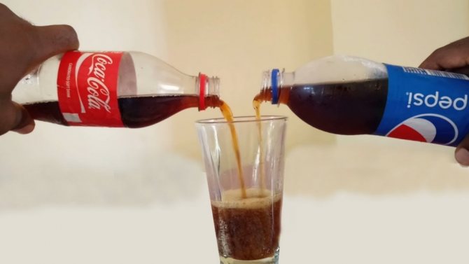Coca-Cola und Pepsi-Cola können beim Reinigen der Haube zusammen verwendet werden