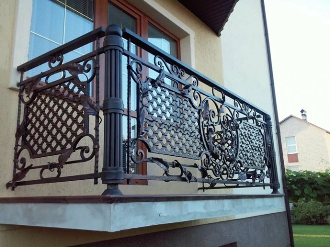 Garde-corps de balcon en fer forgé