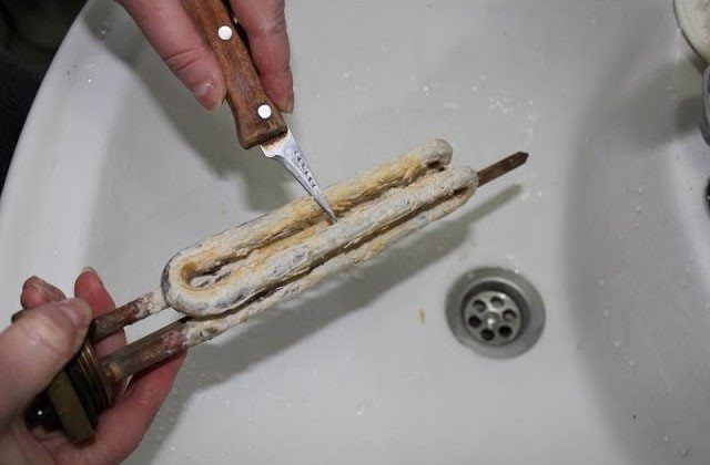 Magnesiumanode in Warmwasserbereitern: Wozu dient sie, wie wird sie entfernt und ersetzt?