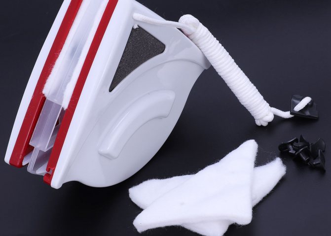 Brosse magnétique pour nettoyer les vitres: qu'est-ce qu'un examen des meilleurs modèles