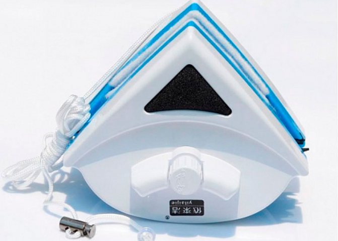 Brosse magnétique pour nettoyer les vitres: qu'est-ce qu'un examen des meilleurs modèles