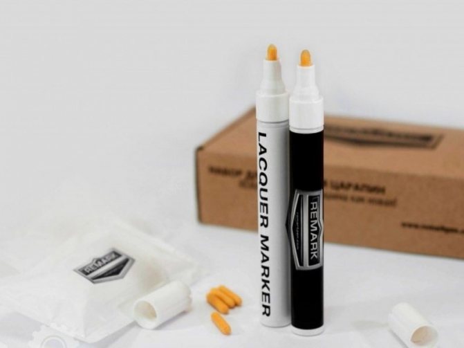 Marker für Kratzer und Chips