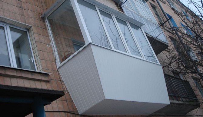 Matières plastiques pour le revêtement extérieur des balcons