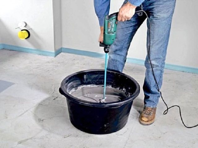 Remuer la solution