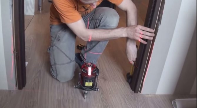 Installation d'une porte sans seuil