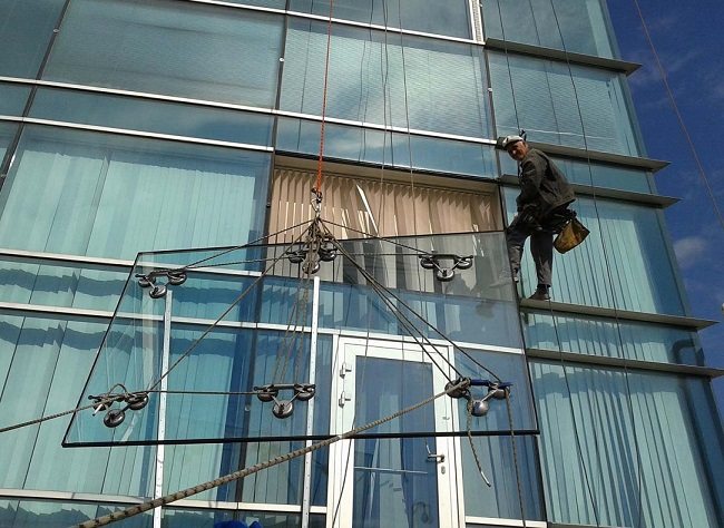Installation von Fassadenverglasungen