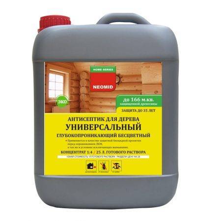 Einbau von Baumstämmen auf Balkon und Loggia