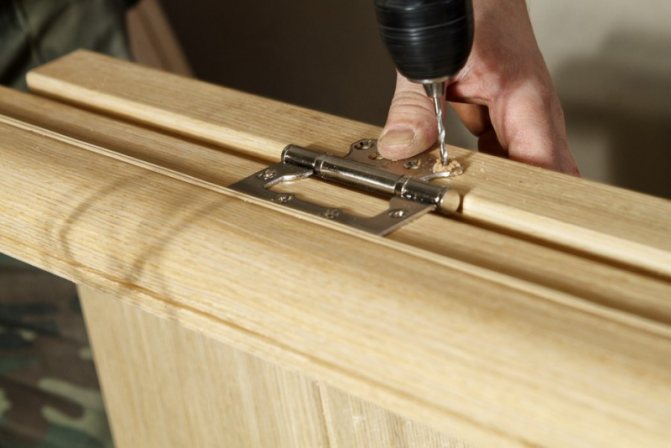 Installation d'auvents sur une porte intérieure