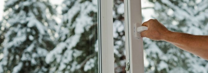 installation de fenêtres en hiver