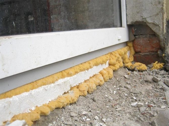 Installation de fenêtres en PVC selon le joint de montage GOST