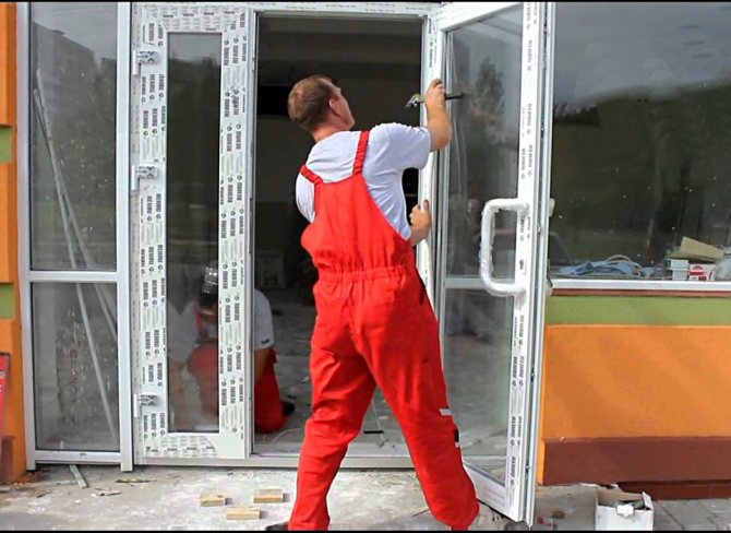 Installation von PVC-Türen