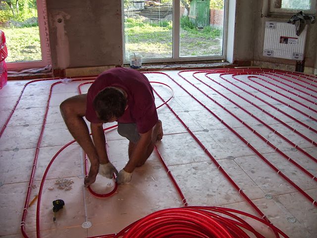 Installation eines Wasserbodens