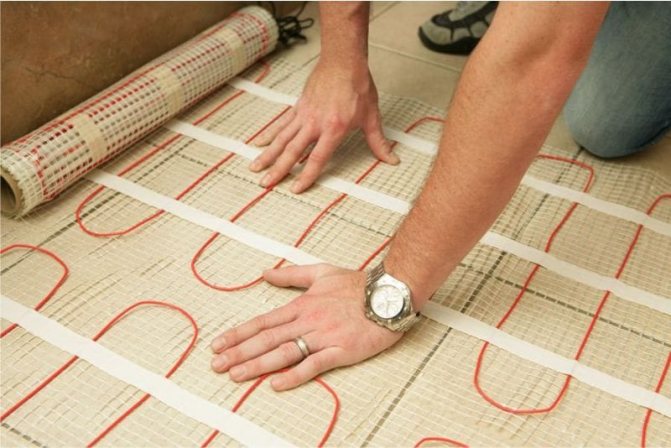 É possível colocar móveis em um chão quente? Revelamos alguns segredos