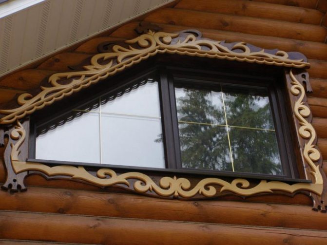 plateaux sur windows dans une maison en bois