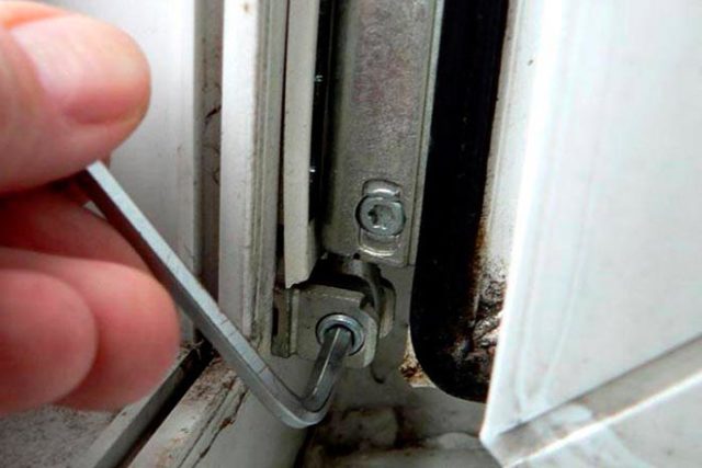 A porta de plástico da varanda não fecha: o que fazer