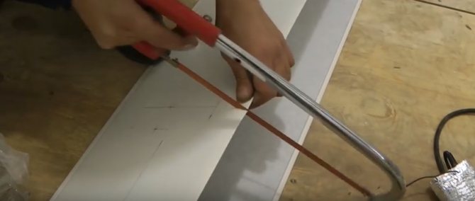 plastik kesmek için demir testeresi