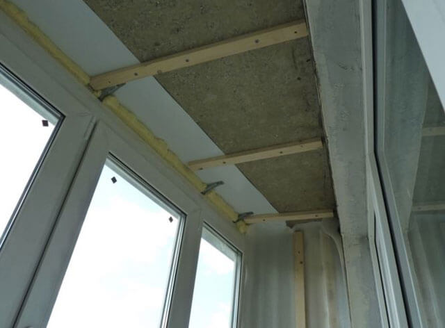 dois-je isoler le plafond du balcon