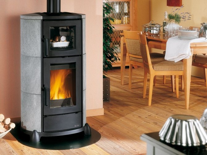 Face à la chambre de combustion avec du talcomagnésite
