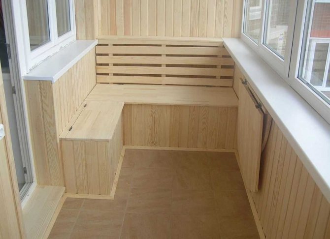 Revêtement de balcon à faire soi-même à l'intérieur et à l'extérieur: 7 options de finition