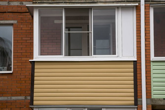 Balkonverkleidung mit Abstellgleis Schritt für Schritt Anleitung von A bis Z.
