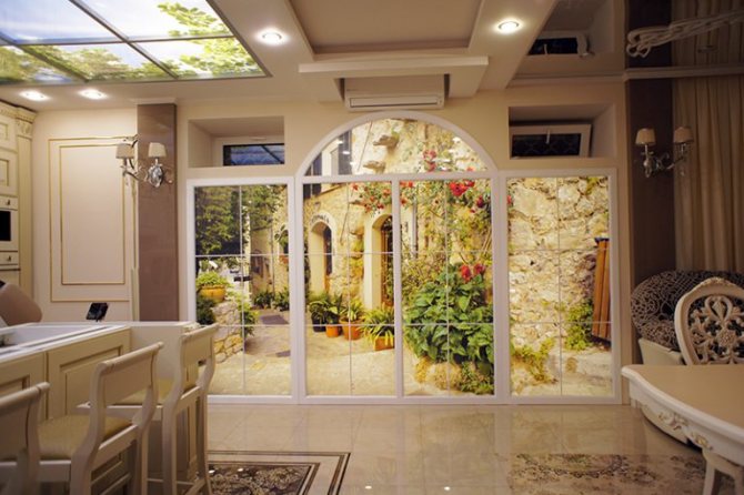 Fenêtre trompe l'oeil avec perspective à l'intérieur d'une petite cuisine-salon
