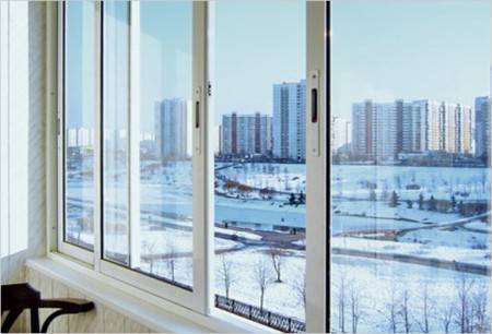 Vitrage de balcon avec profil en aluminium Avis