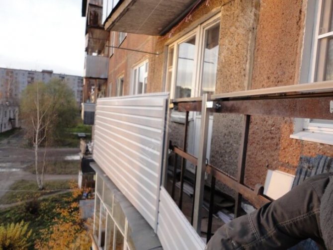 Vitrage de balcon à faire soi-même - instructions étape par étape
