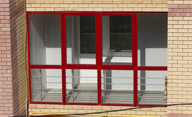 Vitrage de balcon à faire soi-même - instructions étape par étape