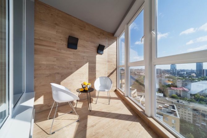 Veredelung mit laminatglasierter Loggia