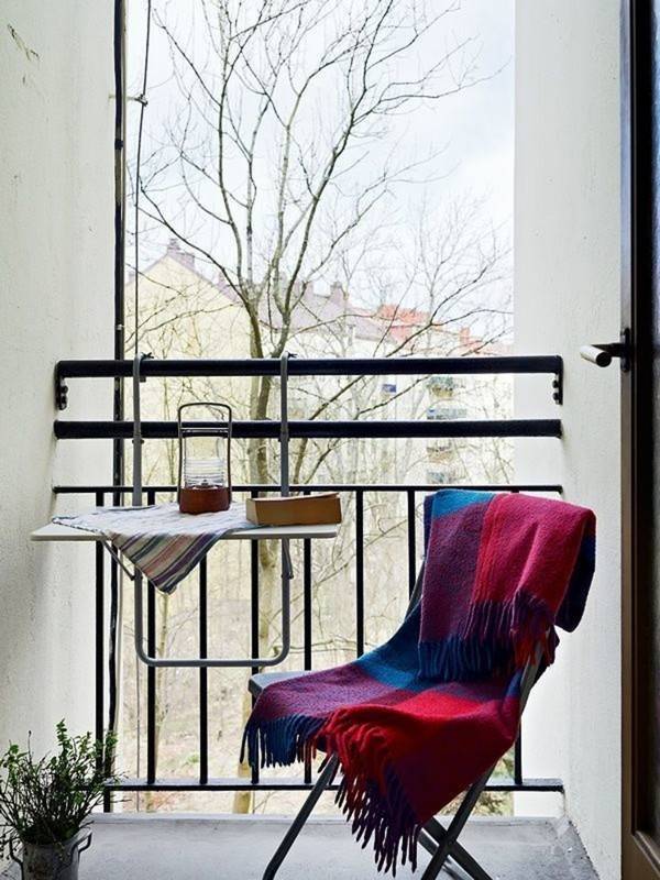 Table pliante à faire soi-même sur le balcon - plusieurs modèles avec des instructions détaillées