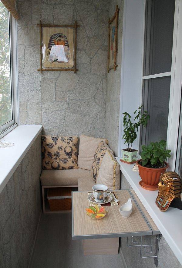 Table pliante à faire soi-même sur le balcon - plusieurs modèles avec des instructions détaillées