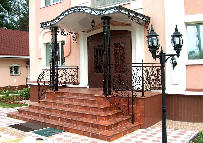 offene Veranda mit Baldachin