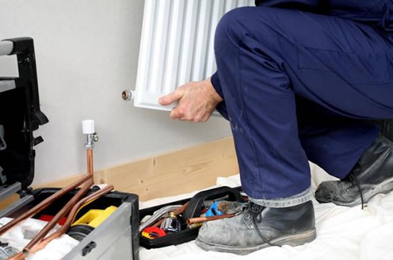 Chauffage sur le balcon. Comment amener la batterie dans la loggia