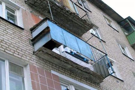 Parapet sur le balcon