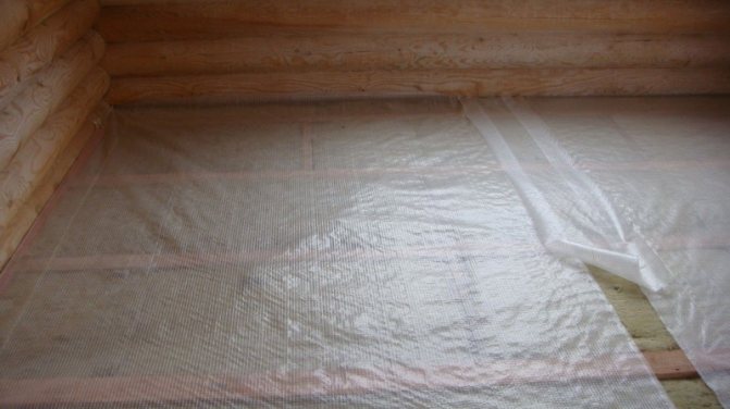 Dampfsperre für den Boden in einem Holzhaus: Installationsverfahren