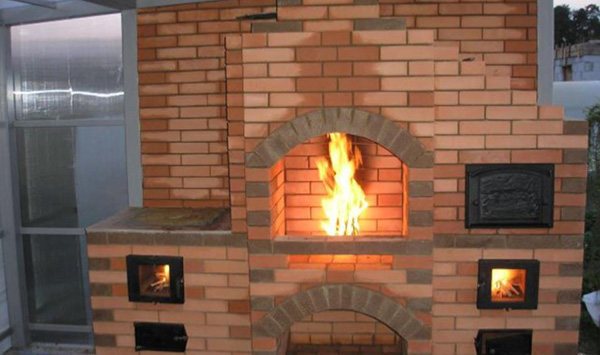 Backofen mit Dämpfern
