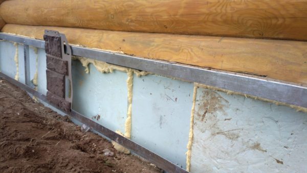 Penoplex peut être fixé de l'intérieur du cadre