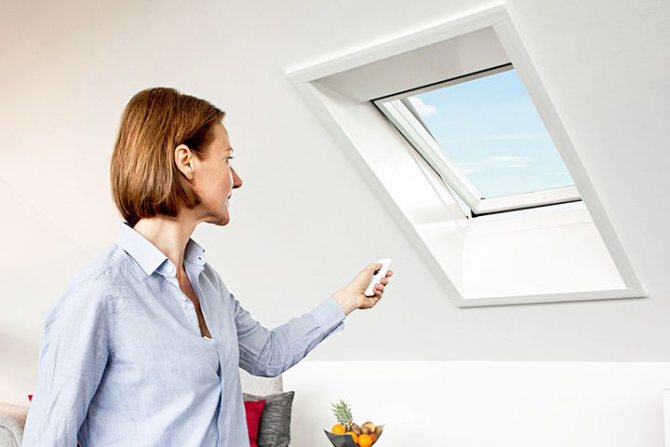 Janela de plástico com acionamento elétrico automático