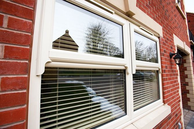 Kunststofffenster mit fassadenseitigem Zuluftventil
