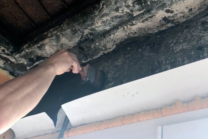 Trabalhos preparatórios para a impermeabilização da varanda
