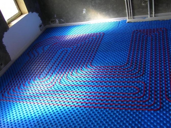 Aquecimento por piso radiante aquecimento por piso radiante: água e infravermelho elétrico, filme de lavsan refletor de calor é melhor