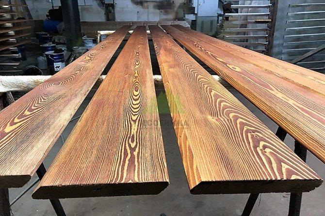 Peinture sur planche avant installation