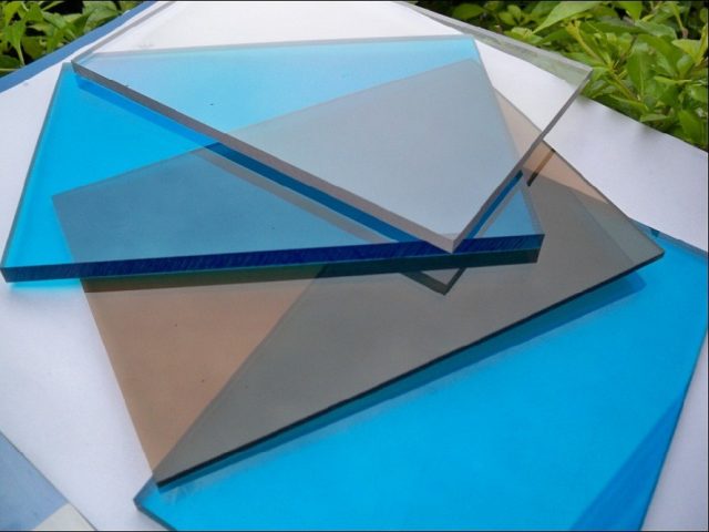 Polycarbonate sur le balcon
