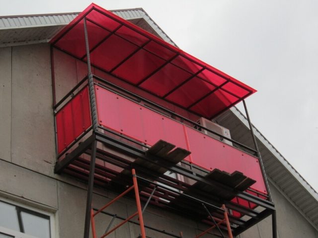 Polycarbonate sur le balcon