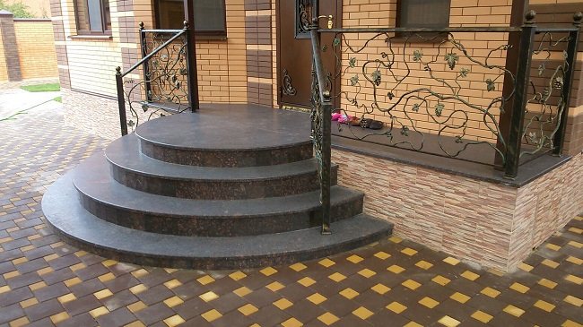 halbkreisförmige Veranda für ein Privathaus