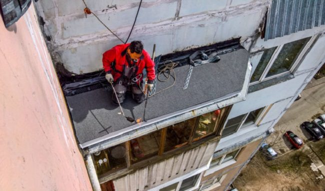 Instructions étape par étape de bricolage pour réparer un toit sur un balcon avec une photo et une description